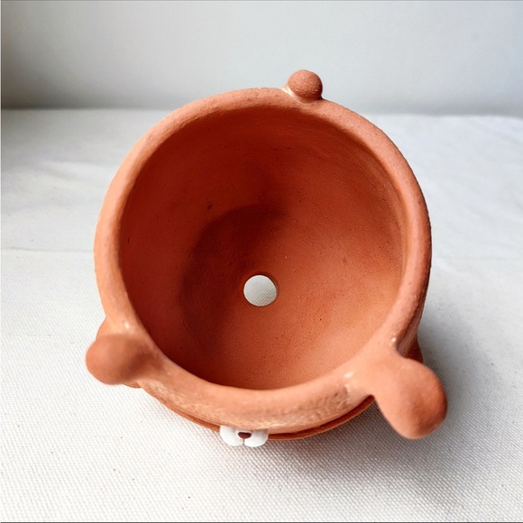 Cute handmade terracotta 🐰 planter with drainage hole. Cactus and succulent pot - Picture 7 of 15